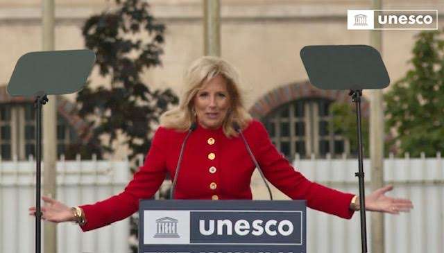 Cérémonie de levée du drapeau célébrant le retour des Etats-Unis à l'UNESCO